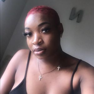 Meet your Posher, Nadia